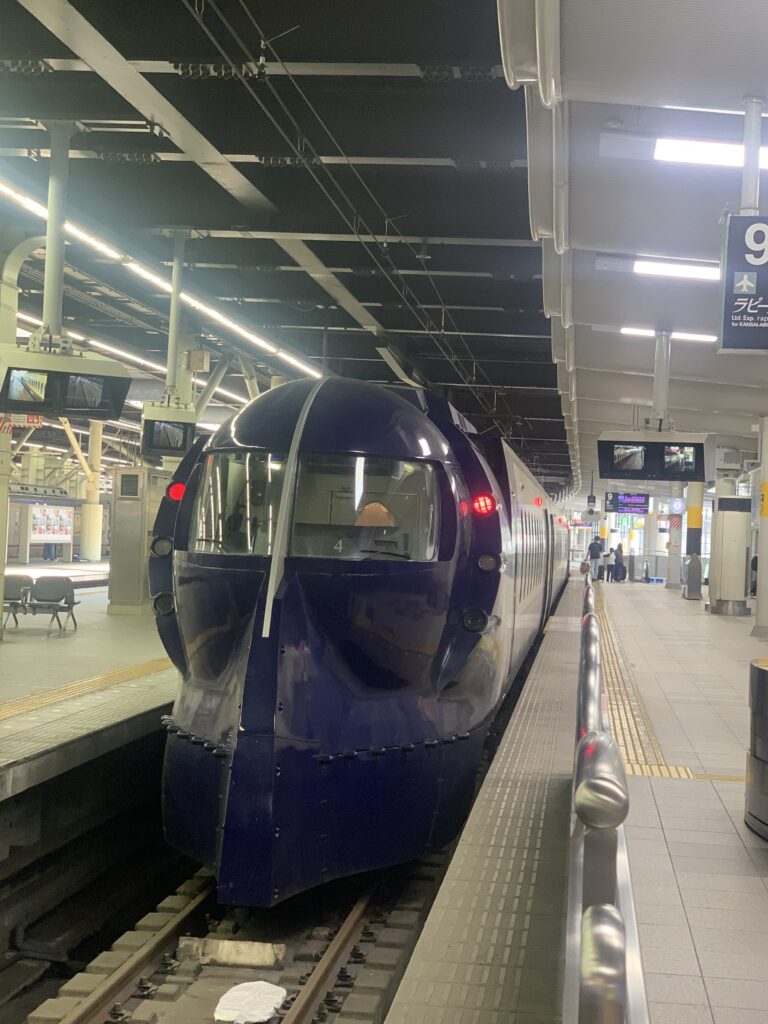 Nankai Rapi:t train